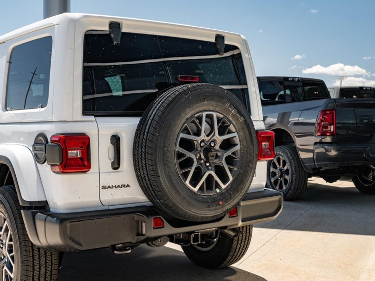 2026 Jeep Wrangler Sahara Photo