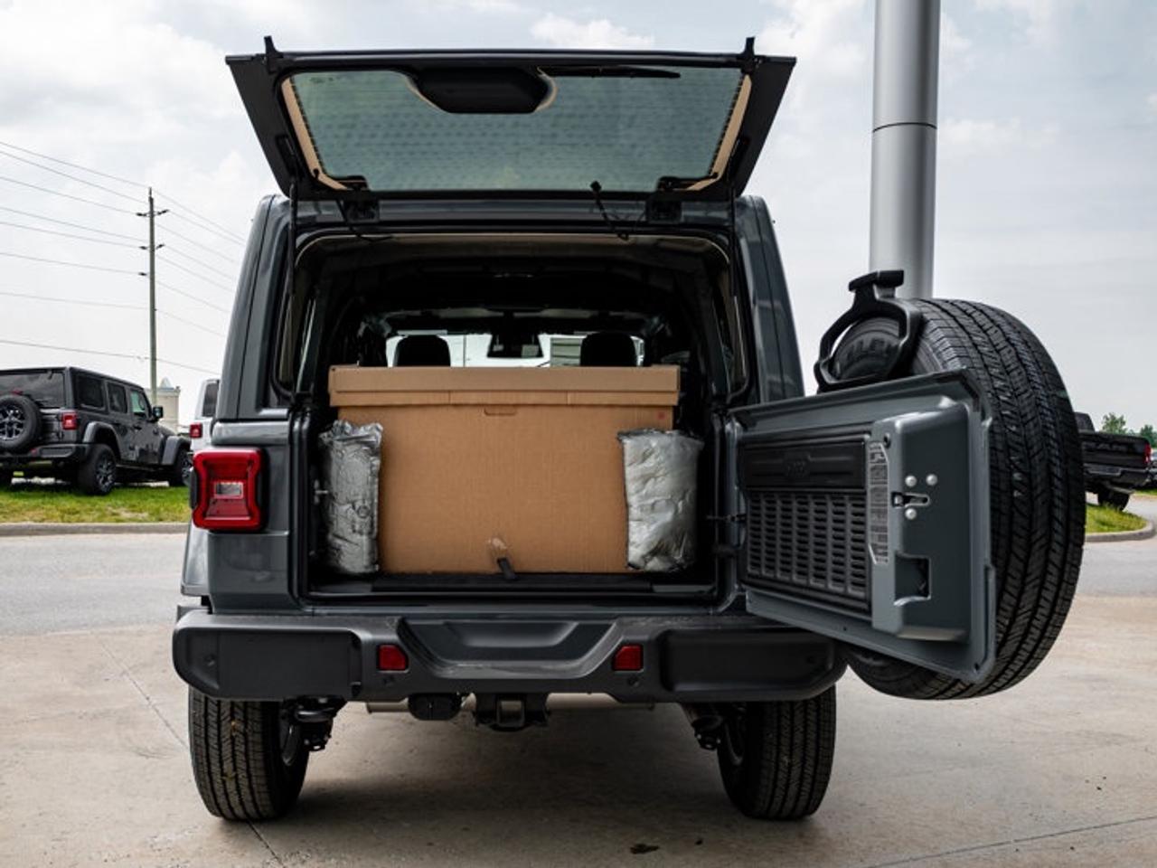 2026 Jeep Wrangler Sahara Photo