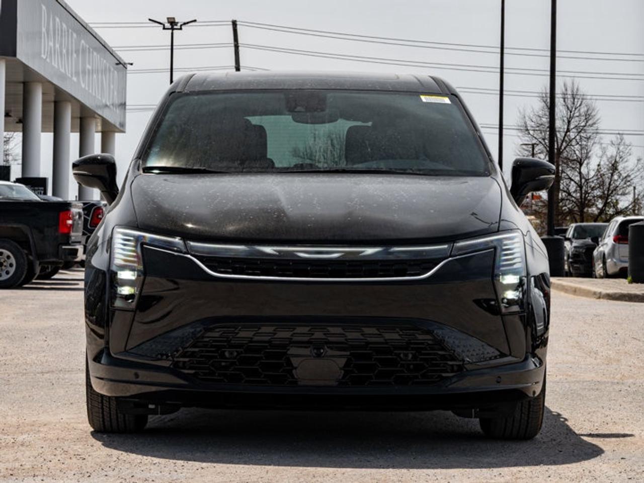 2027 Chrysler Pacifica Select Photo