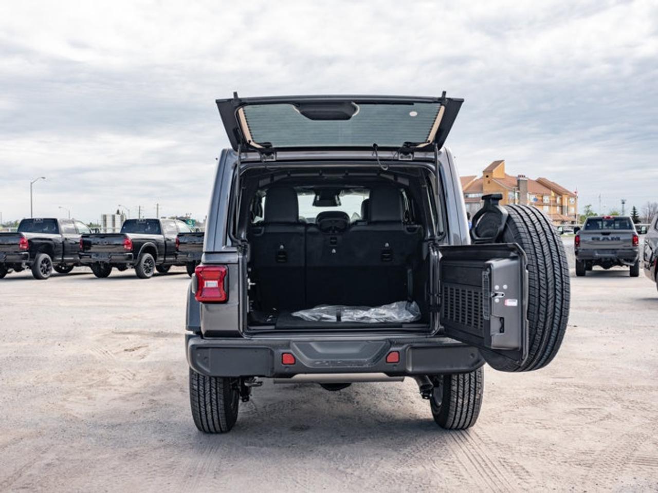 2026 Jeep Wrangler Sahara Photo