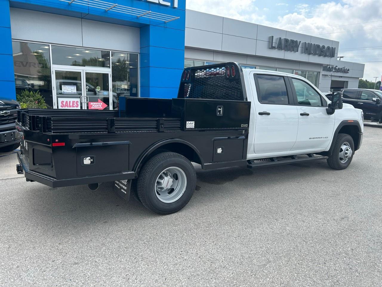 2026 GMC Sierra 3500 HD CC 4WD Crew Cab 177" WB, 60" CA Pro Photo