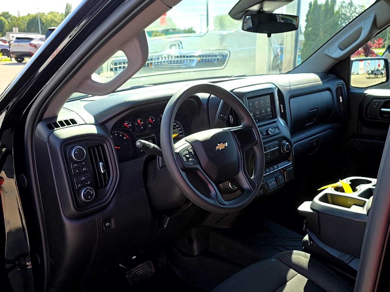 2026 Chevrolet Silverado 1500 Crew Cab Short Box 4-Wheel Drive Custom Photo3
