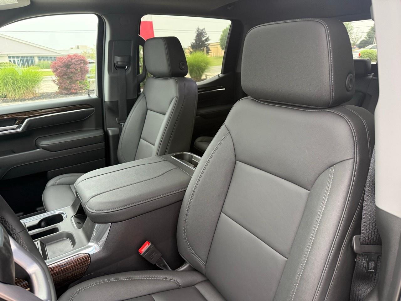 2026 GMC Sierra 1500 Crew Cab Short Box 4-Wheel Drive Elevation Photo4