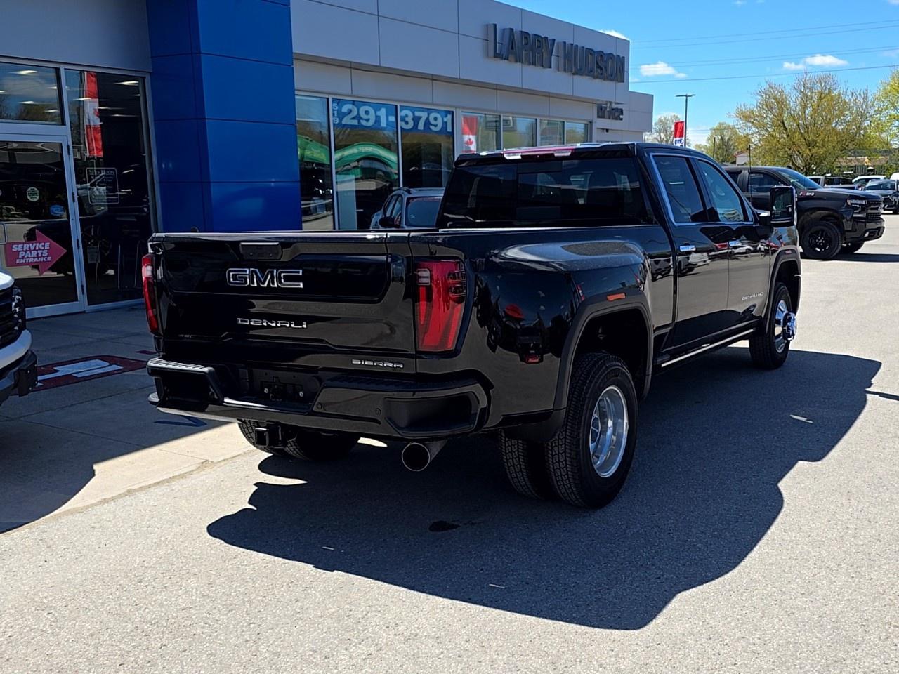 2026 GMC Sierra 3500 HD 4WD Crew Cab Long Box Denali Ultimate Photo