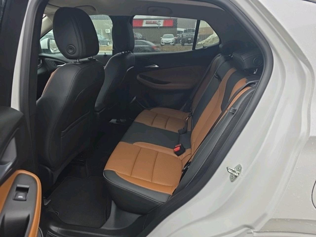 2021 Buick Encore GX Essence GX ESSENCE AWD SPORT TOURING Photo