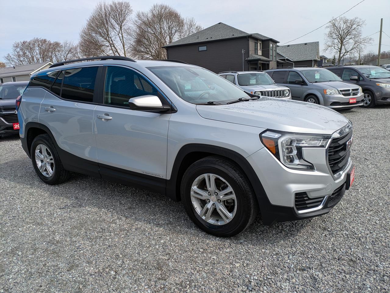 2022 GMC Terrain FWD 4DR SLE Photo