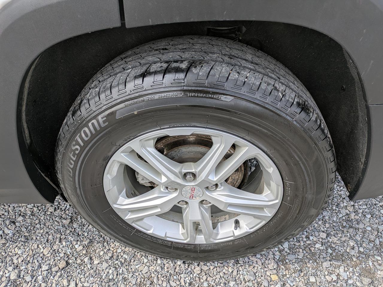 2022 GMC Terrain FWD 4DR SLE Photo