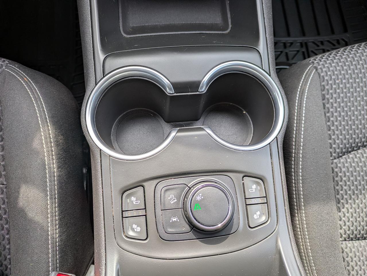 2022 GMC Terrain FWD 4DR SLE Photo