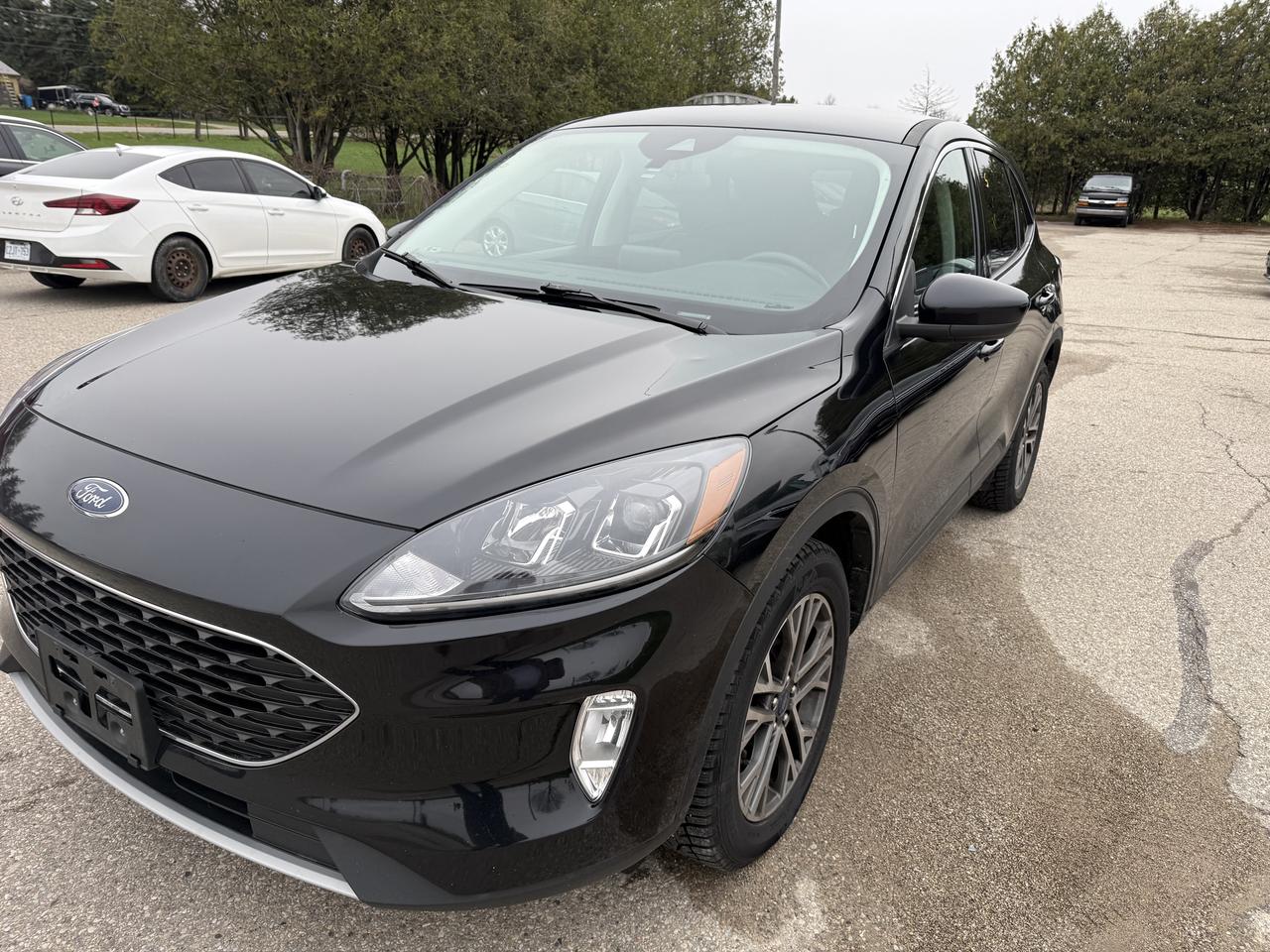 2022 Ford Escape SEL 4x4 has extra 4 Summer tires Photo2