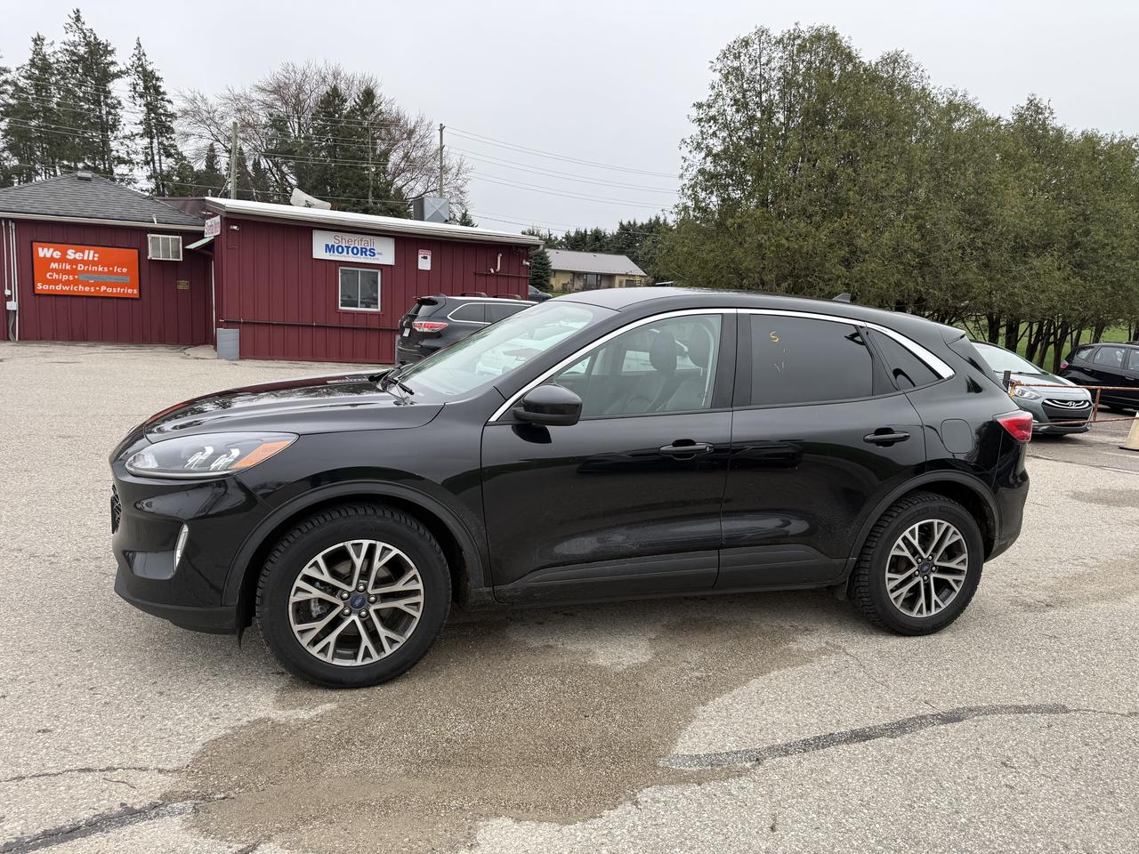 2022 Ford Escape SEL 4x4 has extra 4 Summer tires Photo3