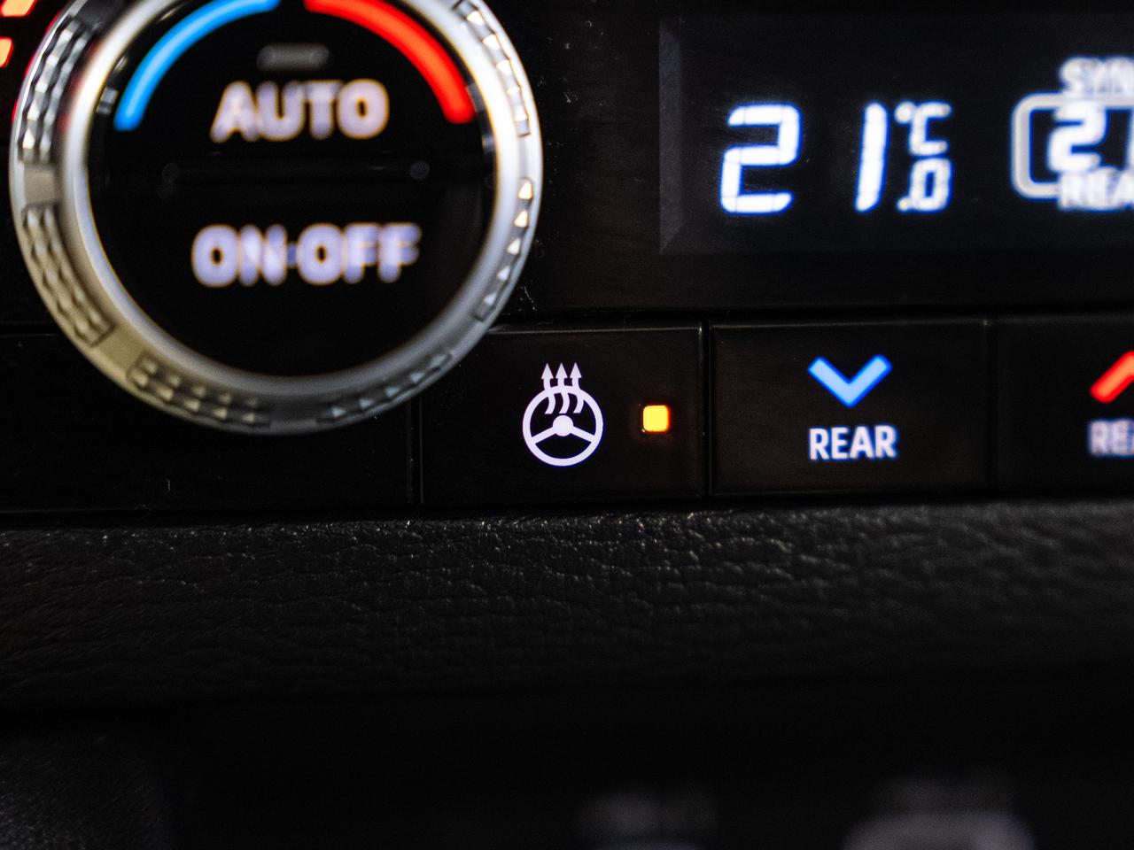 2022 Mitsubishi Outlander SE S-AWC | Pano Roof | ACC | BSM | CarPlay