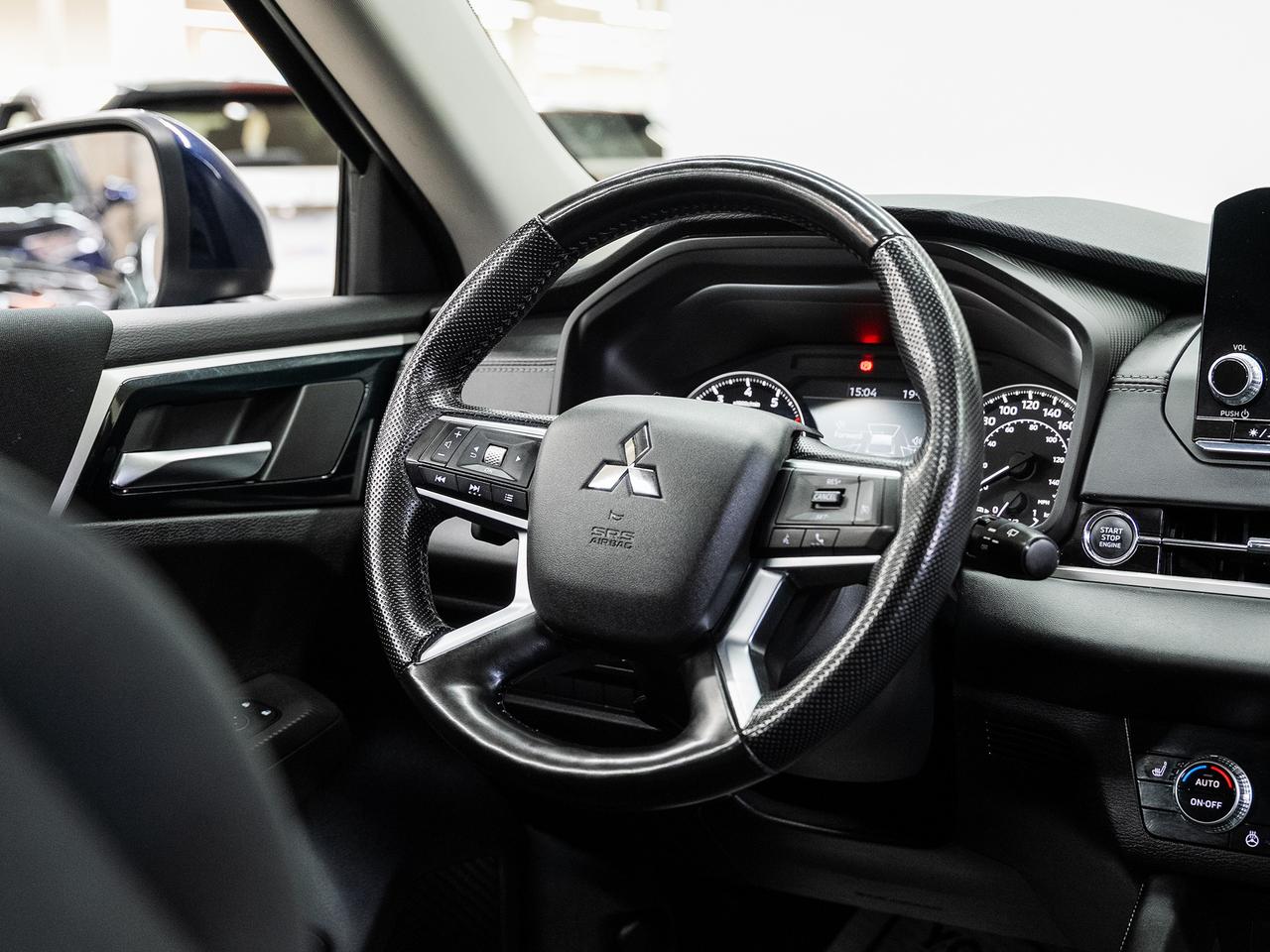 2022 Mitsubishi Outlander SE S-AWC | Pano Roof | ACC | BSM | CarPlay