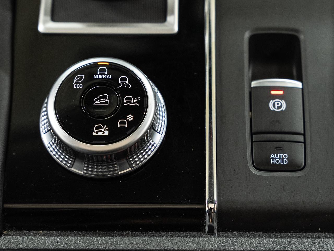 2022 Mitsubishi Outlander SE S-AWC | Pano Roof | ACC | BSM | CarPlay