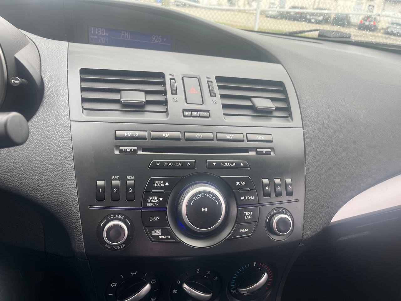 2012 Mazda MAZDA3 4dr Sdn Auto GS-SKY Photo