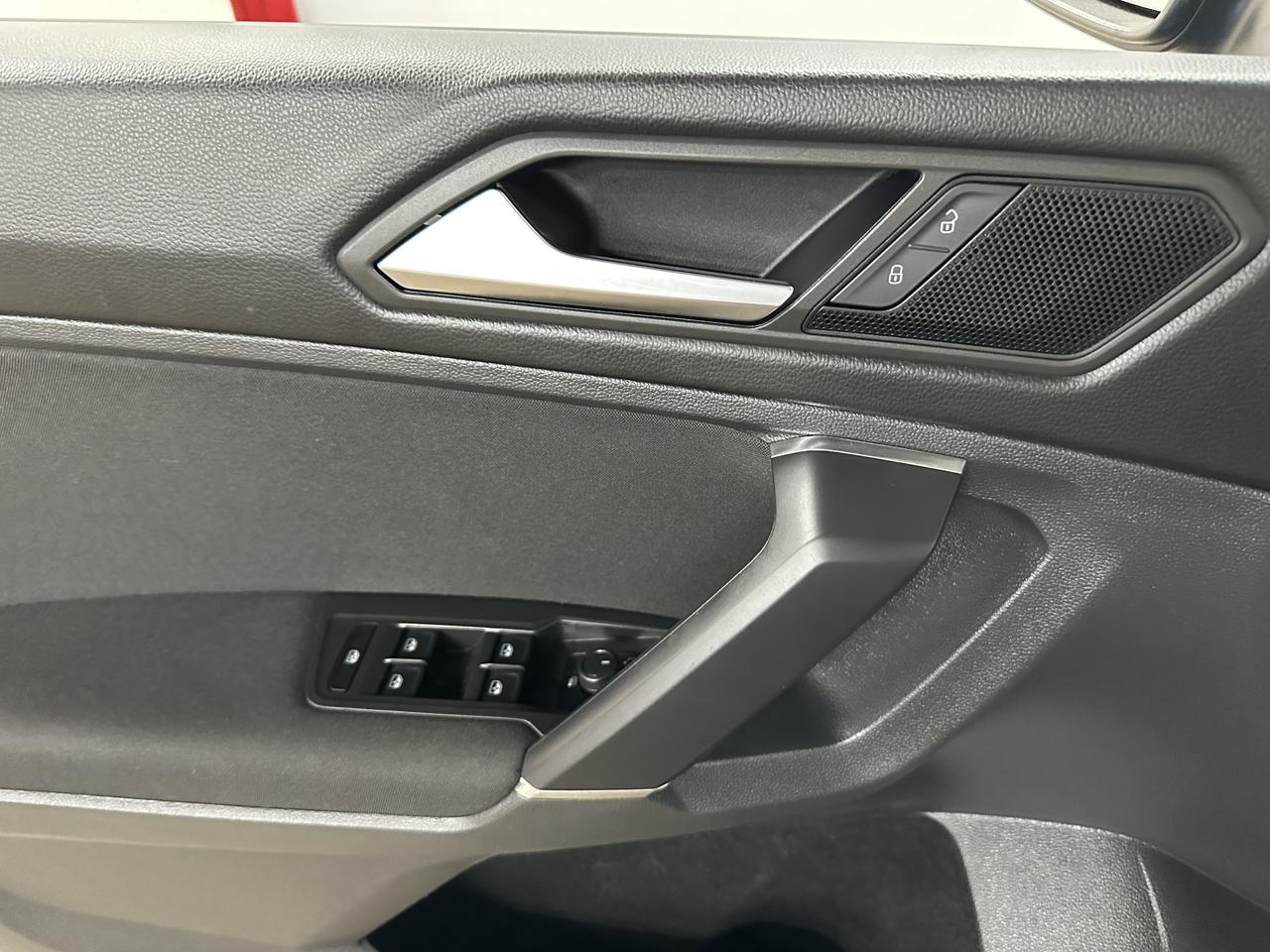 2020 Volkswagen Tiguan Trendline Photo7