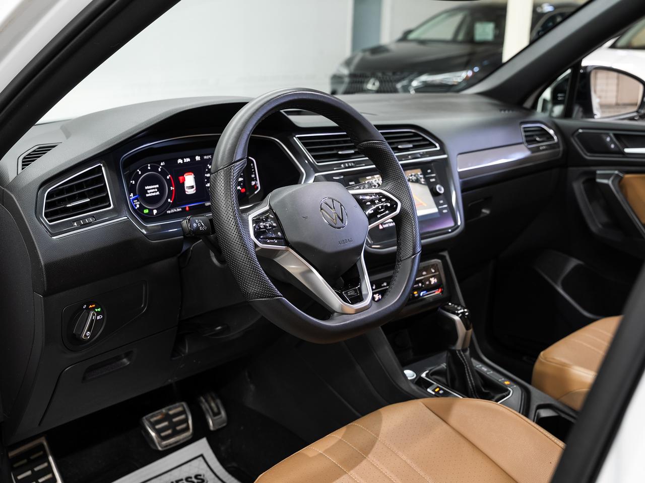 2022 Volkswagen Tiguan COMFORTLINE R-LINE AWD | BLK Edition | Pano roof