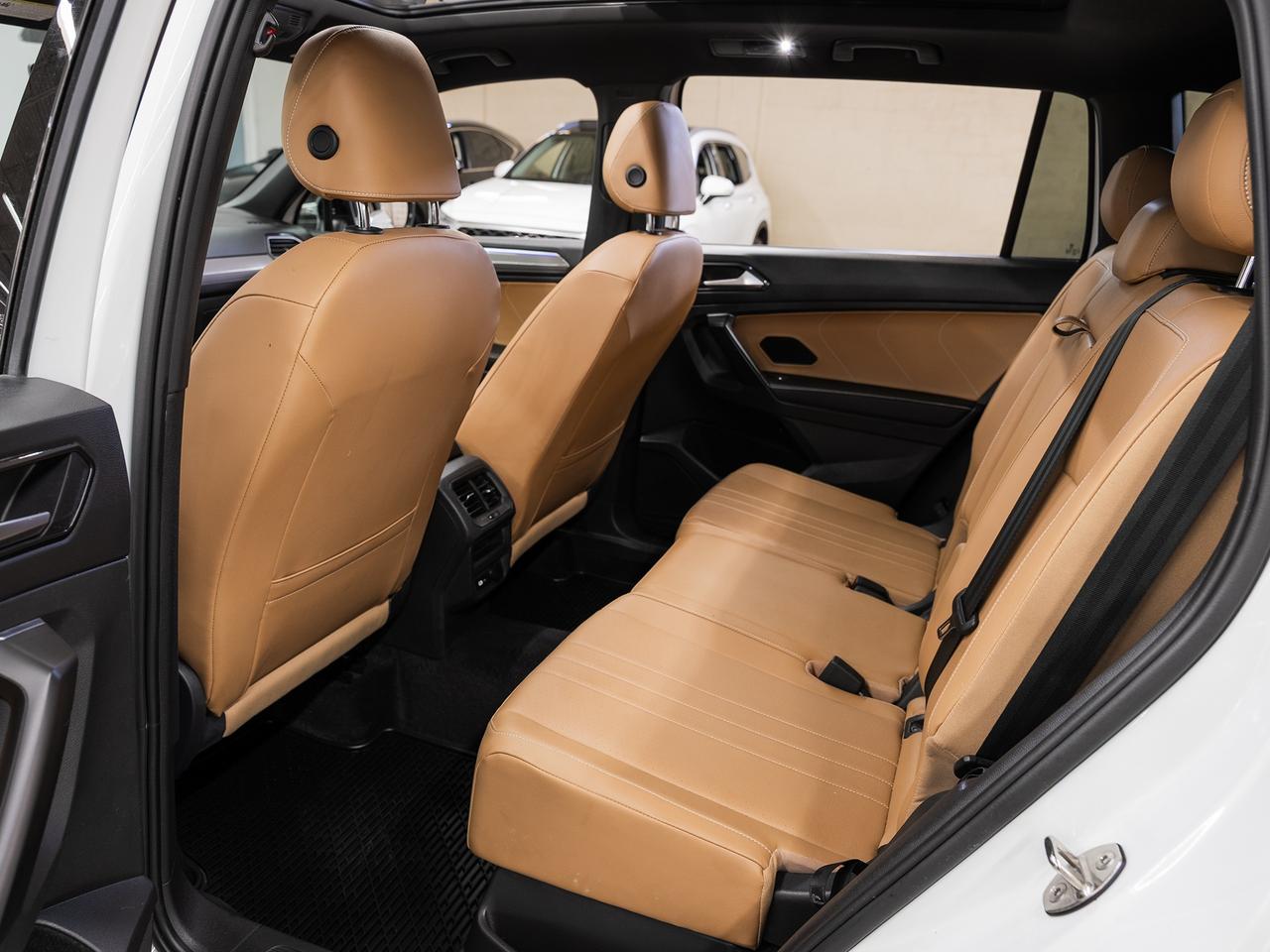 2022 Volkswagen Tiguan COMFORTLINE R-LINE AWD | BLK Edition | Pano roof