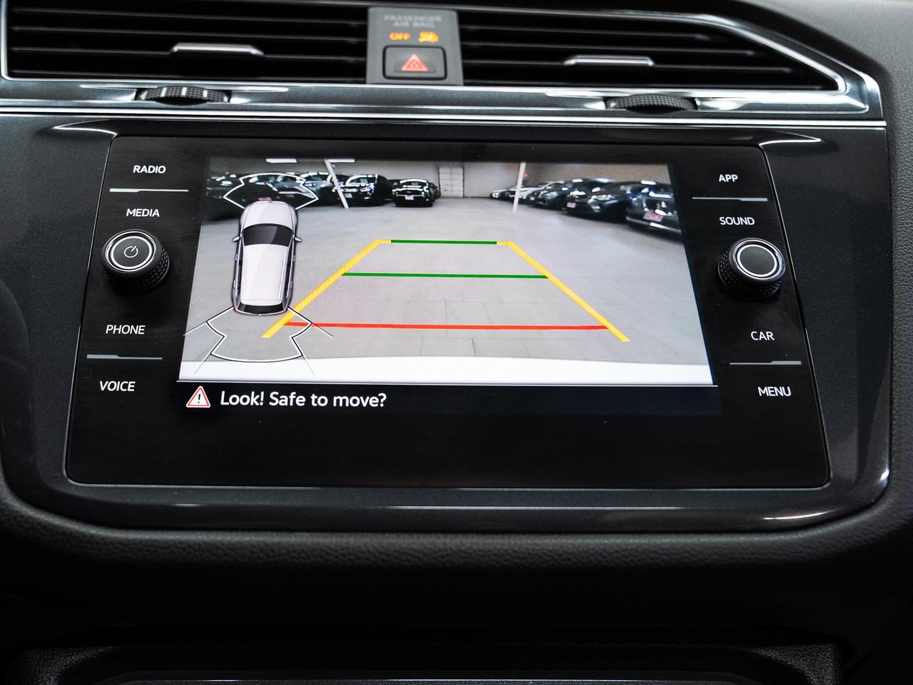 2022 Volkswagen Tiguan COMFORTLINE R-LINE AWD | BLK Edition | Pano roof Photo
