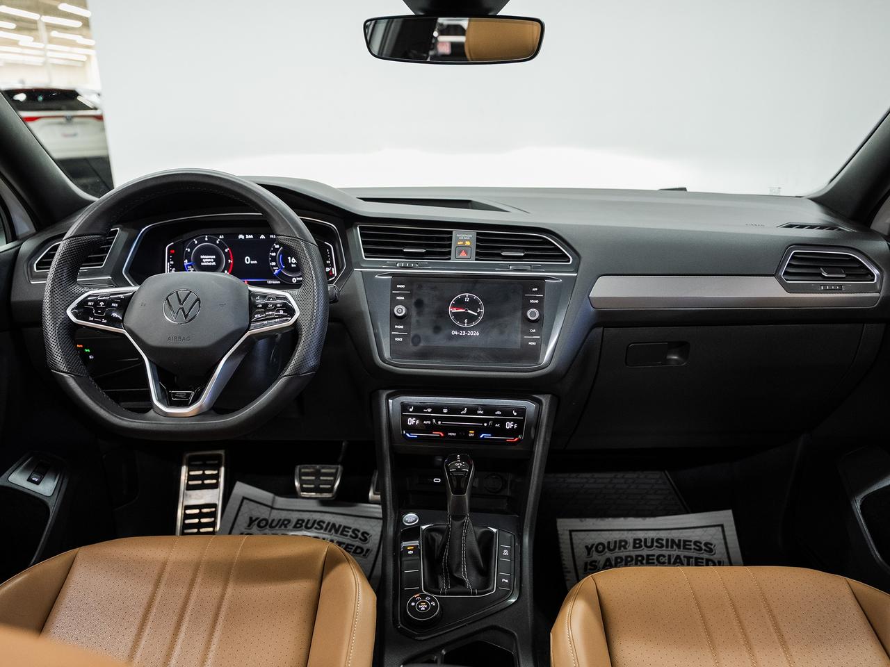 2022 Volkswagen Tiguan COMFORTLINE R-LINE AWD | BLK Edition | Pano roof Photo