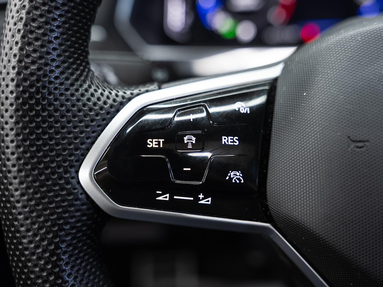 2022 Volkswagen Tiguan COMFORTLINE R-LINE AWD | BLK Edition | Pano roof