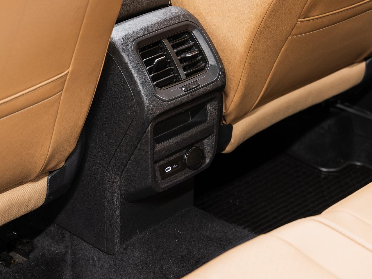 2022 Volkswagen Tiguan COMFORTLINE R-LINE AWD | BLK Edition | Pano roof
