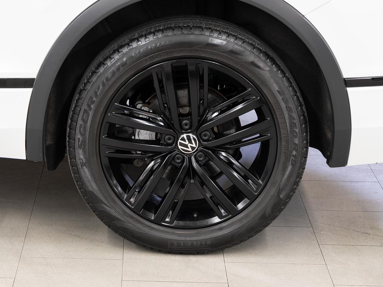 2022 Volkswagen Tiguan COMFORTLINE R-LINE AWD | BLK Edition | Pano roof