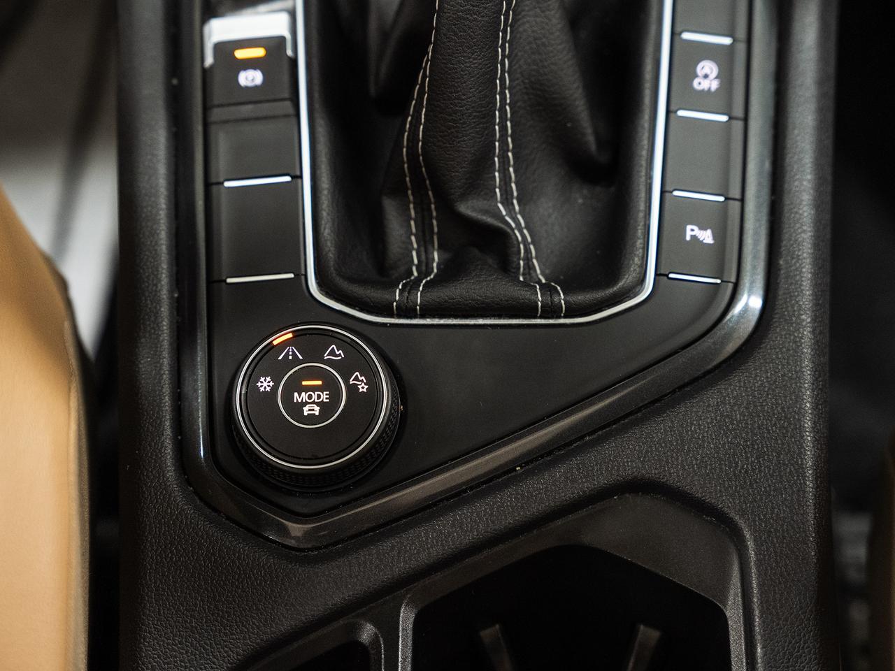 2022 Volkswagen Tiguan COMFORTLINE R-LINE AWD | BLK Edition | Pano roof Photo