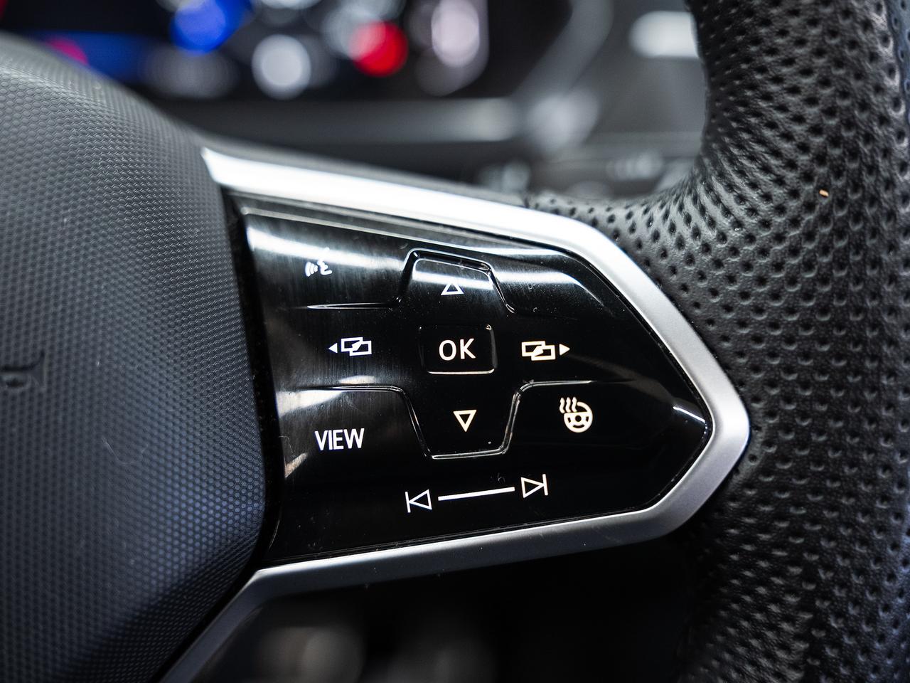 2022 Volkswagen Tiguan COMFORTLINE R-LINE AWD | BLK Edition | Pano roof Photo