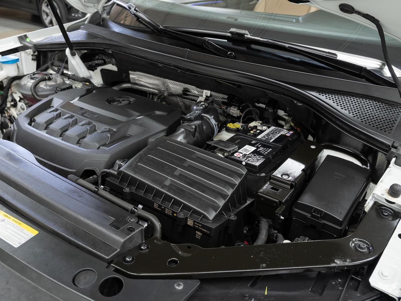 2022 Volkswagen Tiguan COMFORTLINE R-LINE AWD | BLK Edition | Pano roof Photo