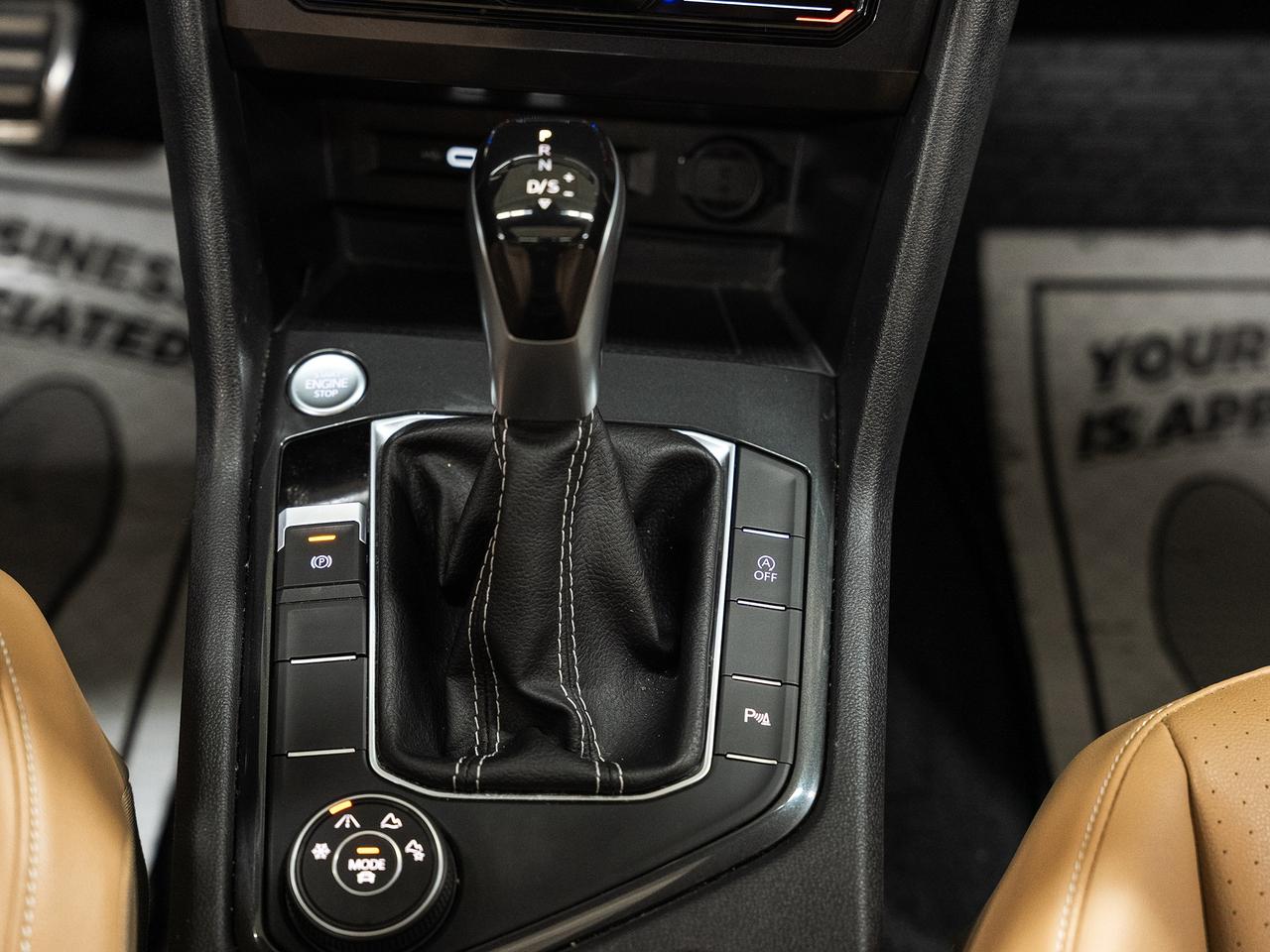 2022 Volkswagen Tiguan COMFORTLINE R-LINE AWD | BLK Edition | Pano roof Photo