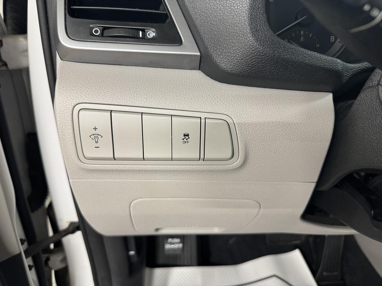 2017 Hyundai Tucson FWD 4DR 2.0L Photo40