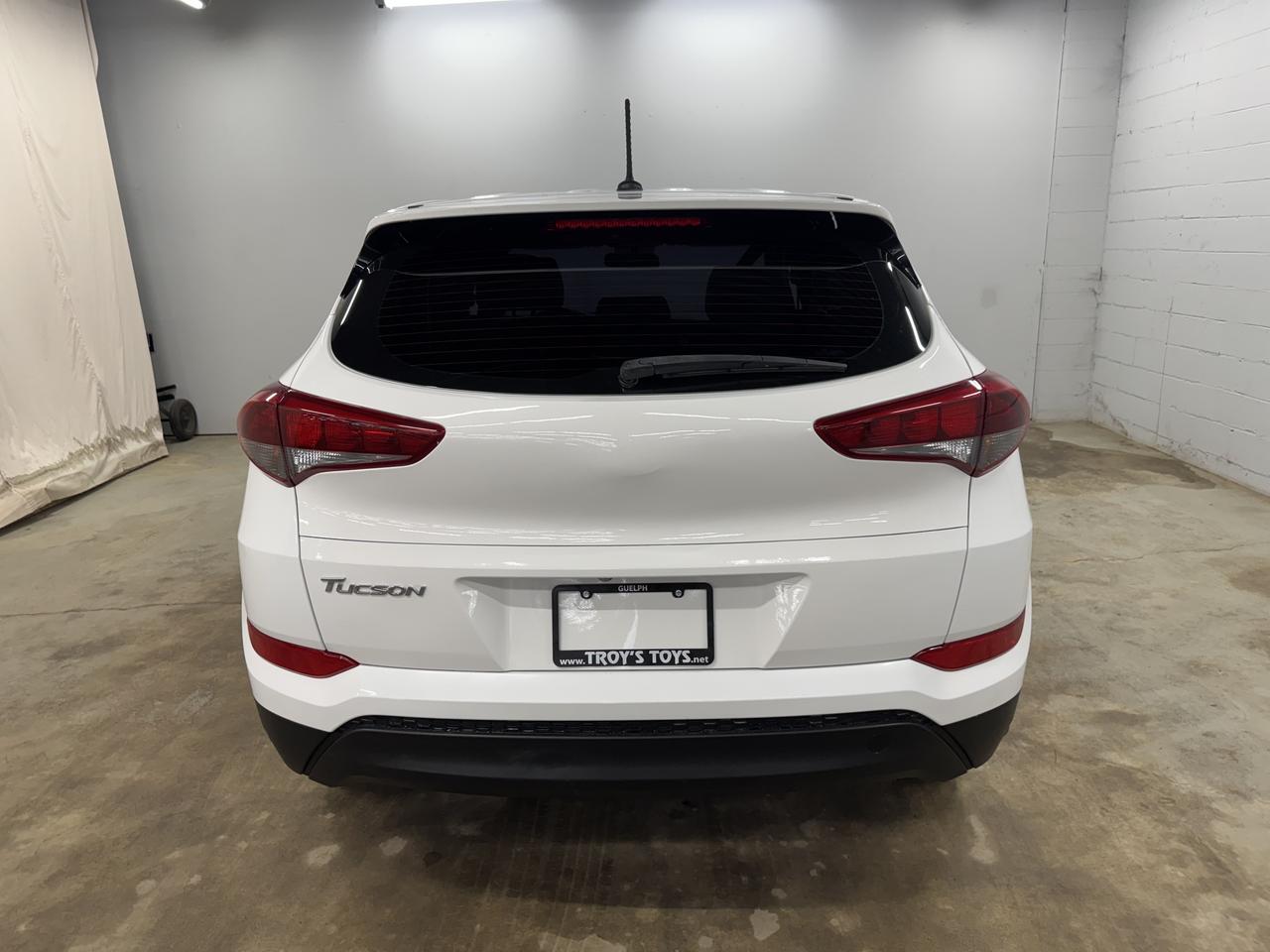 2017 Hyundai Tucson FWD 4DR 2.0L Photo