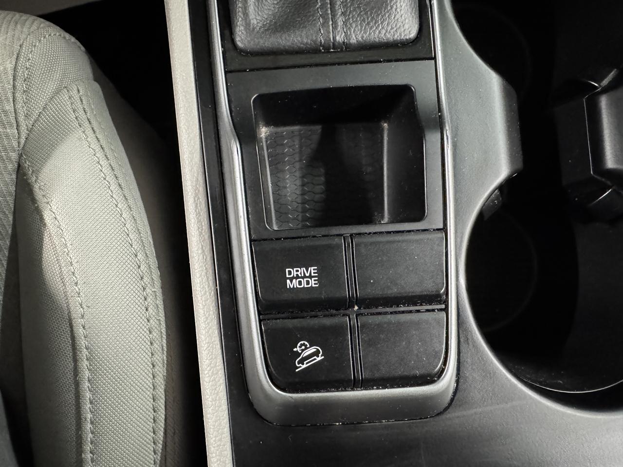 2017 Hyundai Tucson FWD 4DR 2.0L Photo21