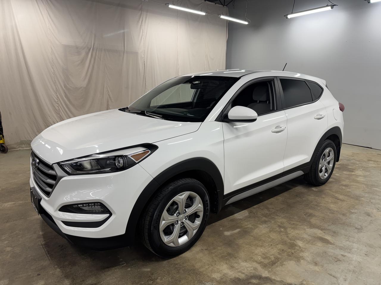 2017 Hyundai Tucson FWD 4DR 2.0L Photo25