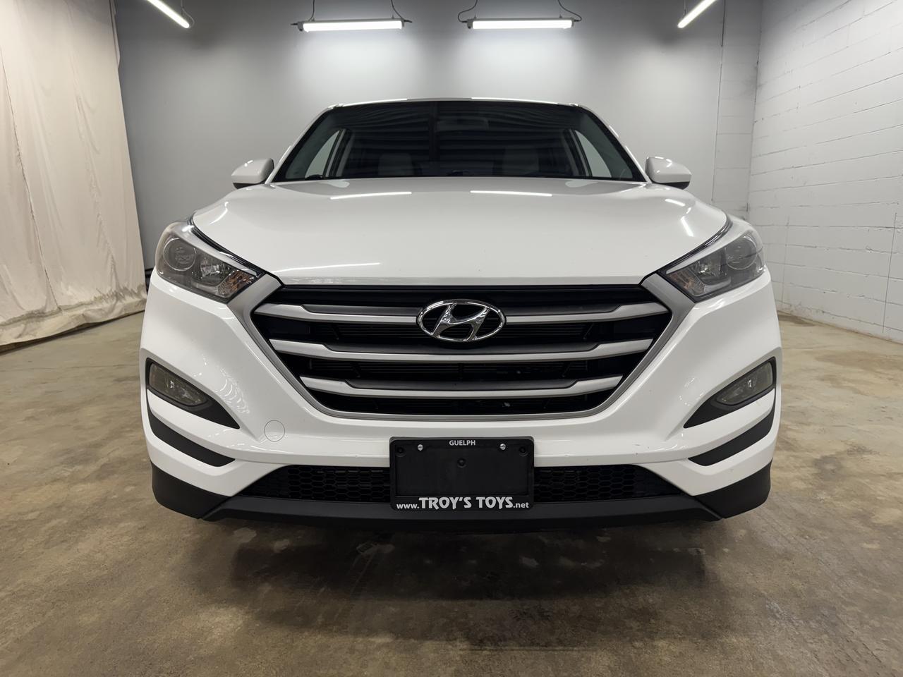 2017 Hyundai Tucson FWD 4DR 2.0L Photo