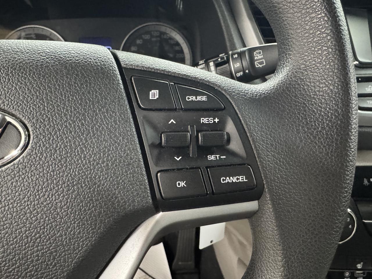 2017 Hyundai Tucson FWD 4DR 2.0L Photo9