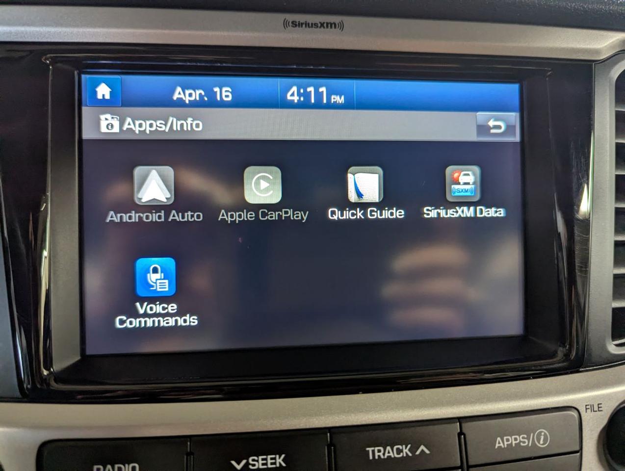 2019 Hyundai Accent Preferred WITH APPLE CARPLAY!! Photo