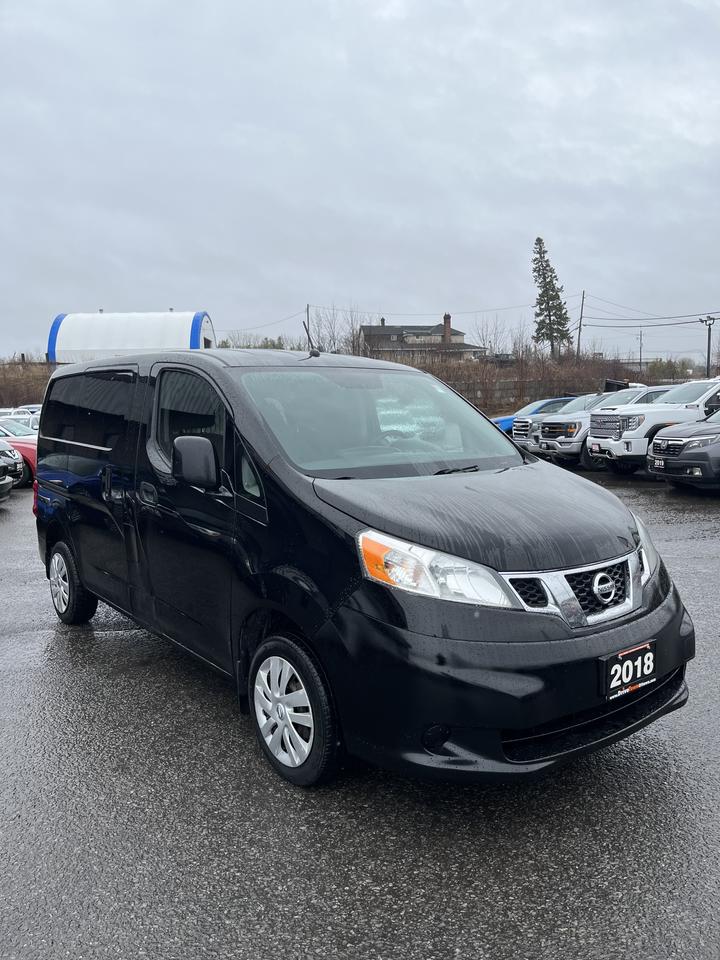 2018 Nissan NV200 SV Photo