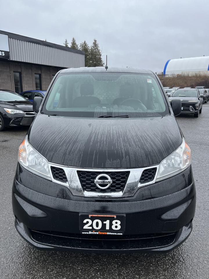 2018 Nissan NV200 SV Photo