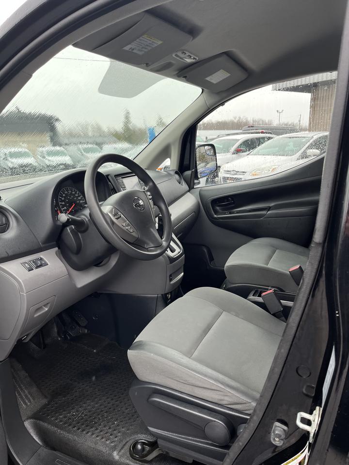 2018 Nissan NV200 SV Photo
