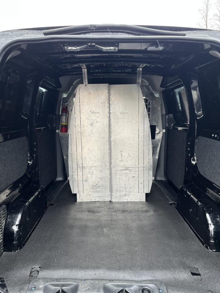 2018 Nissan NV200 SV Photo