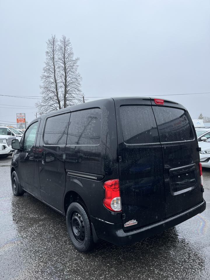 2017 Nissan NV200 S Photo