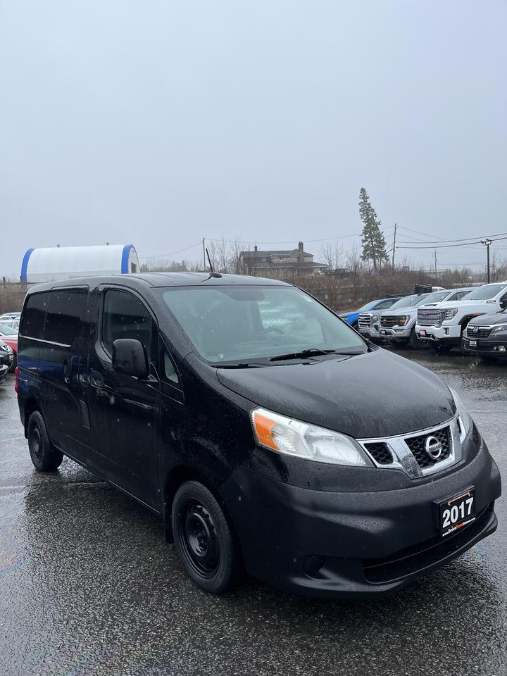 2017 Nissan NV200 S Photo