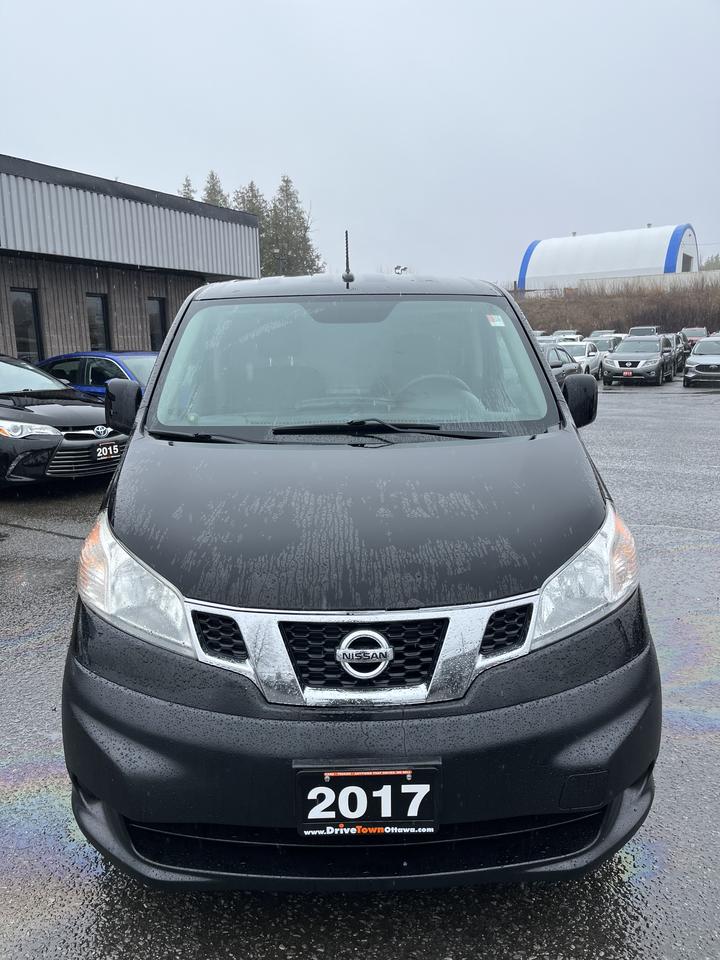 2017 Nissan NV200 S Photo