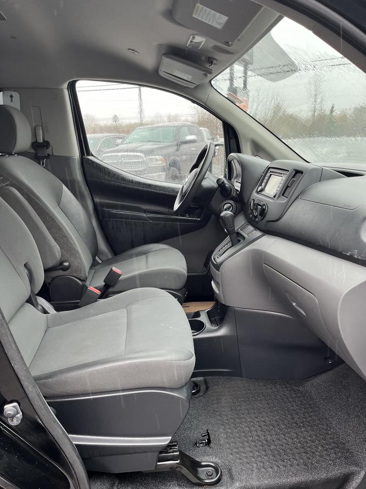 2017 Nissan NV200 S Photo