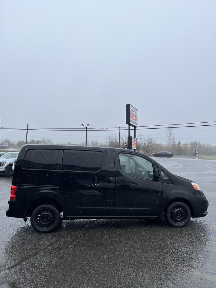 2017 Nissan NV200 S Photo