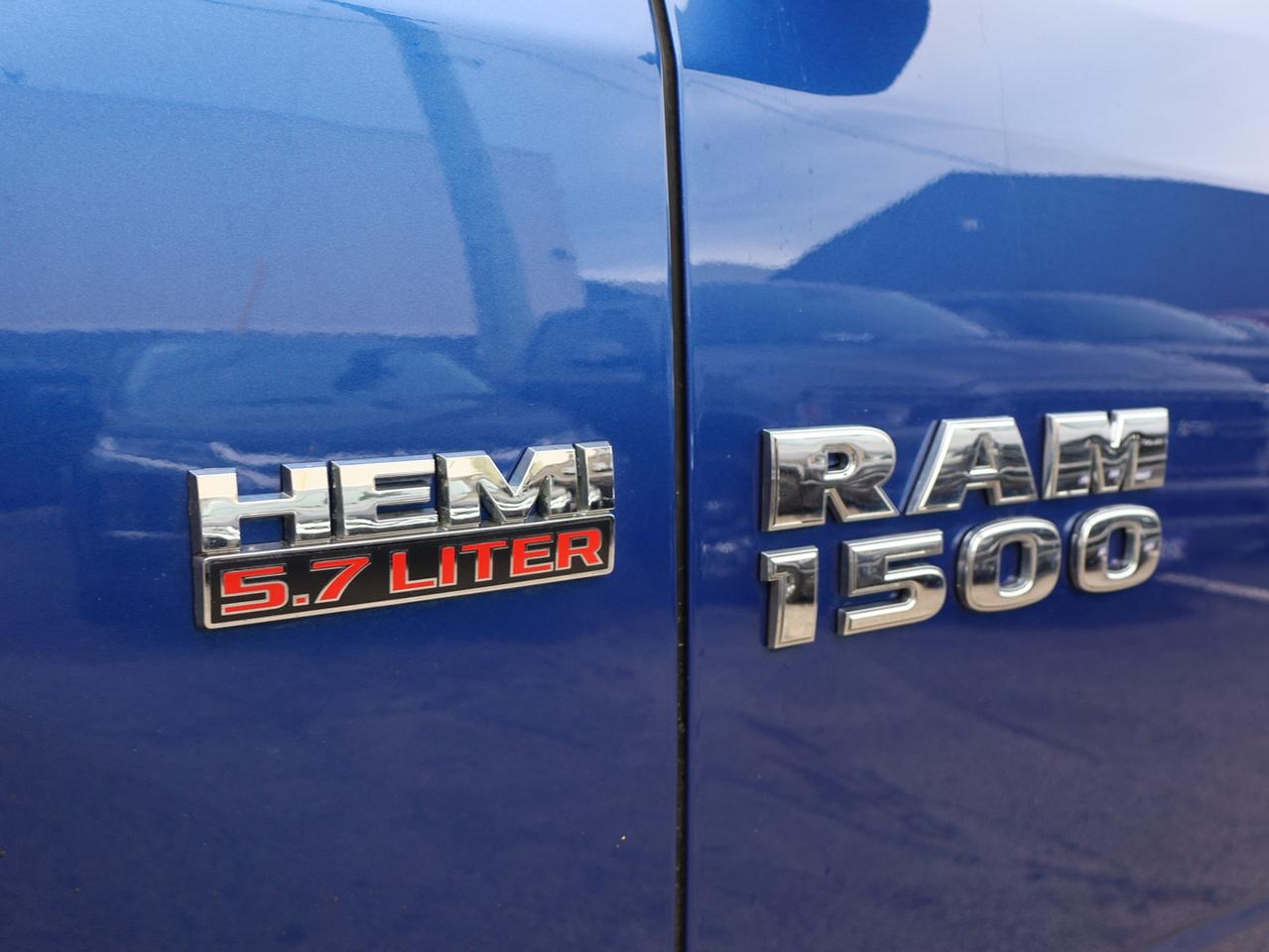 2018 RAM 1500 SPORT HEMI 4WD CERTIFIED *ACCIDENT FREE* CAMERA BLUETOOTH LEATHER HEATED SEATS SUNROOF CRUISE ALLOYS Photo