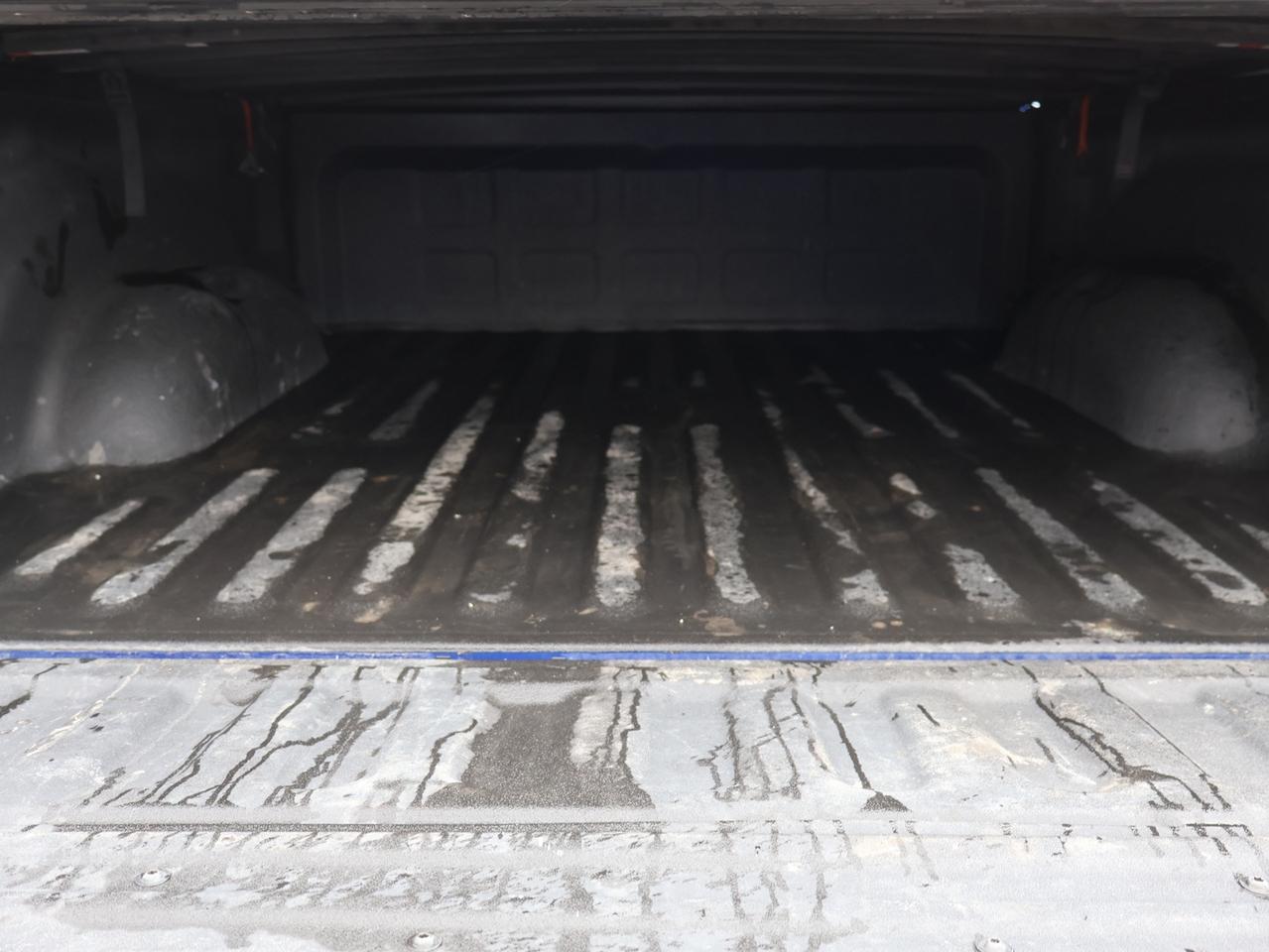 2018 RAM 1500 SPORT HEMI 4WD CERTIFIED *ACCIDENT FREE* CAMERA BLUETOOTH LEATHER HEATED SEATS SUNROOF CRUISE ALLOYS Photo