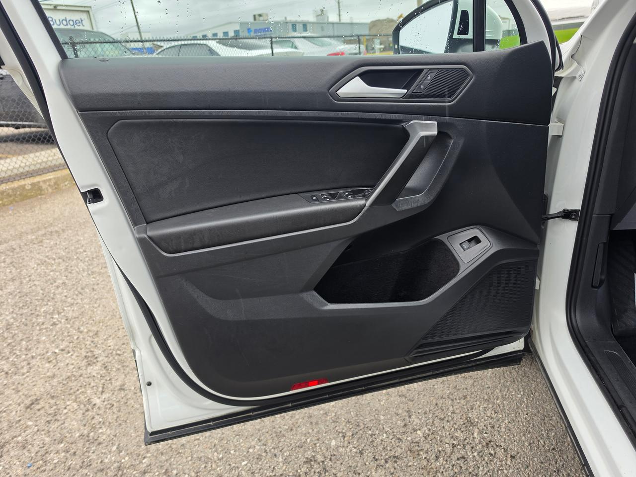 2021 Volkswagen Tiguan Comfortline | VERY CLEAN Photo