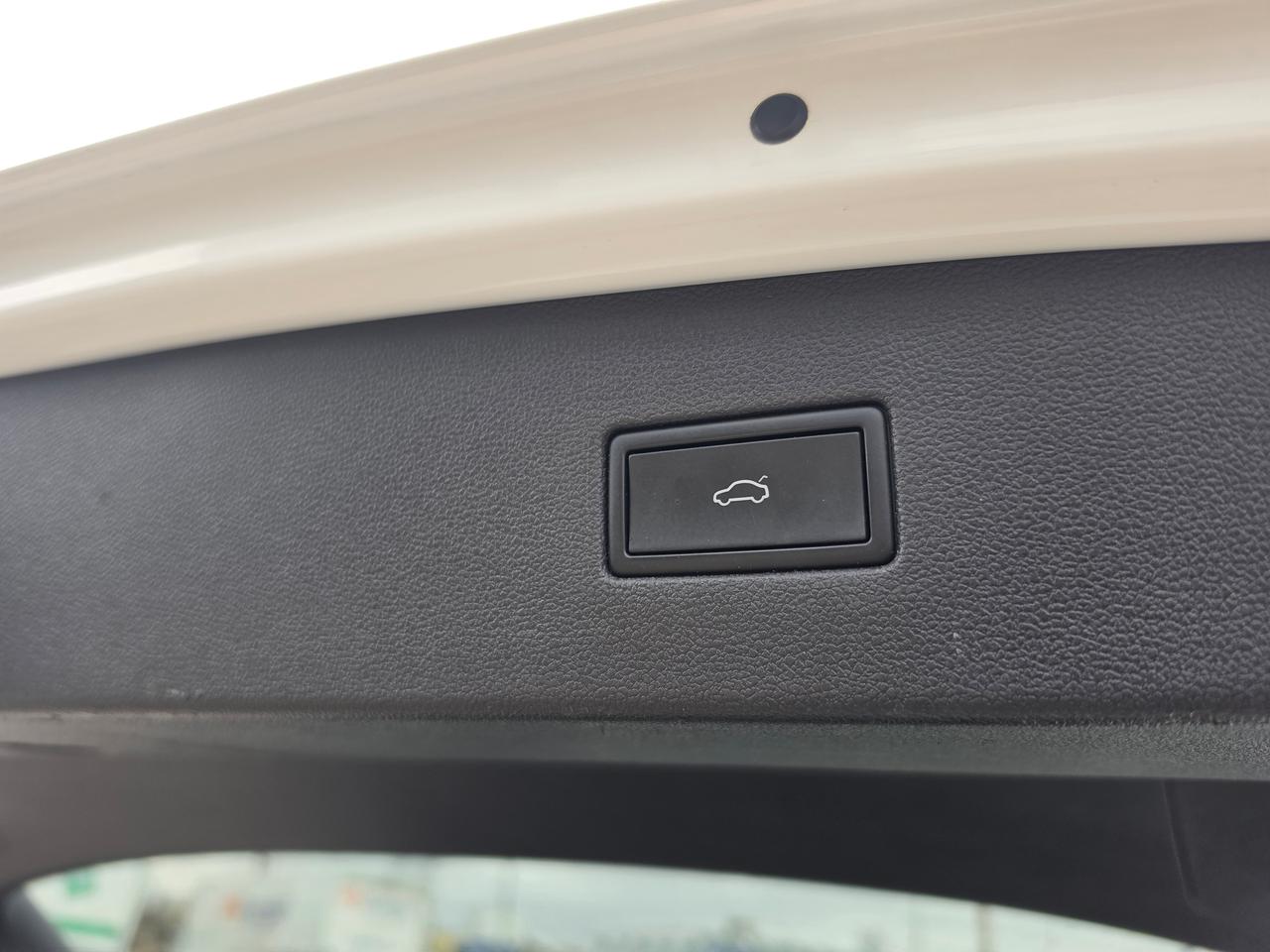 2021 Volkswagen Tiguan Comfortline | VERY CLEAN Photo